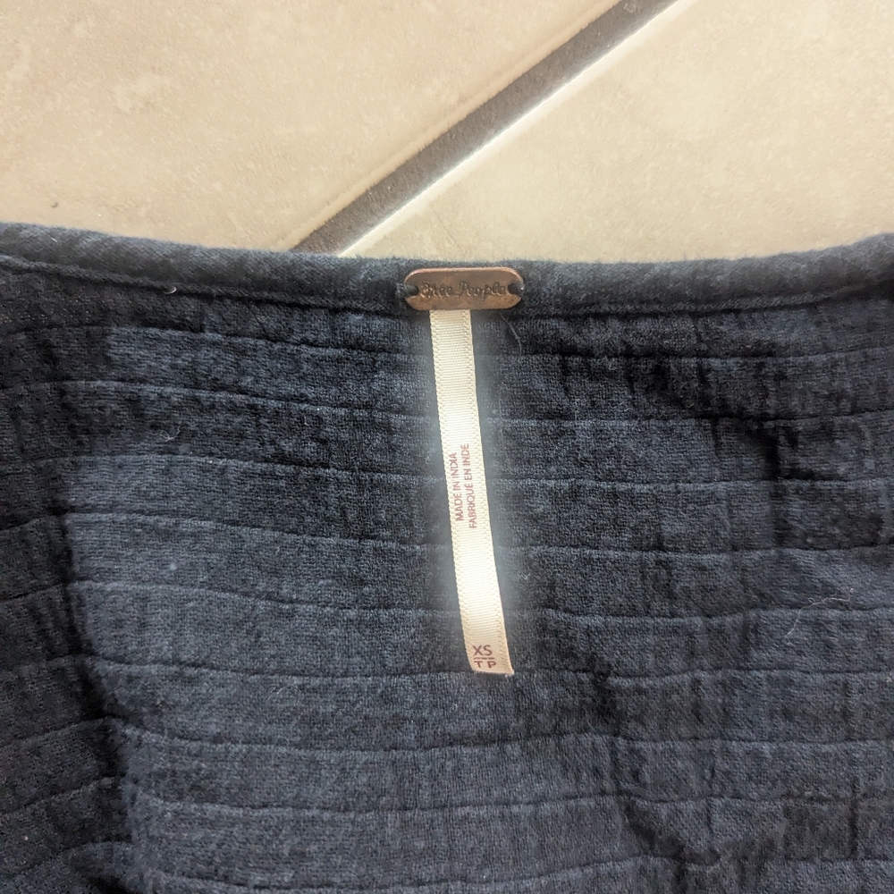 Free People Black Pintuck Puff-Sleeve Tunic - Picture 3 of 3